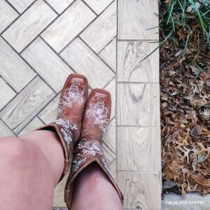 Women's Brown Embroidered Western Boots